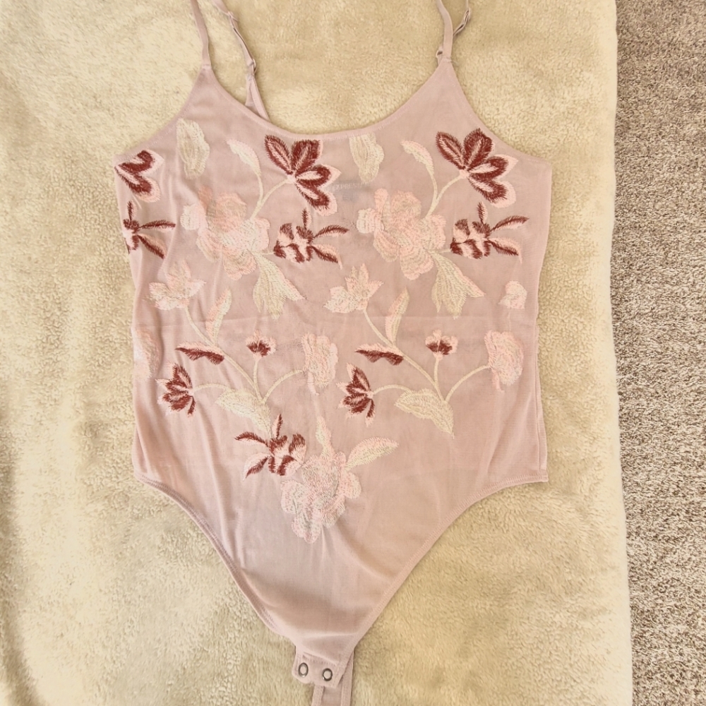 *sale* Express Lace-style bodysuit, large